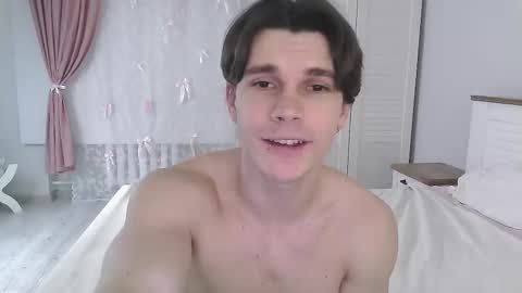 Eric Crush online show from March 2026 04:07:02 AM