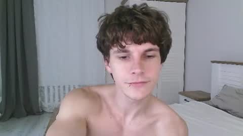 Eric Crush online show from June 2026 04:33:01 AM