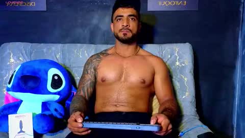 Brayan online show from October 2025 01:39:02 AM