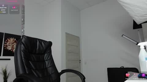    online show from October 2025 06:22:02 AM