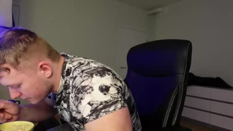    online show from October 2025 01:32:01 PM