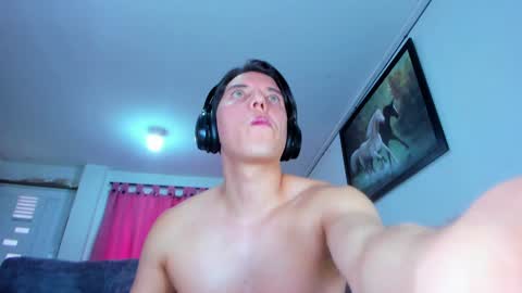 Snapshot of eric_twink18 chatting on December 2024 04:47:01 PM eric_twink18 online show from December 2024 04:47:01 PM