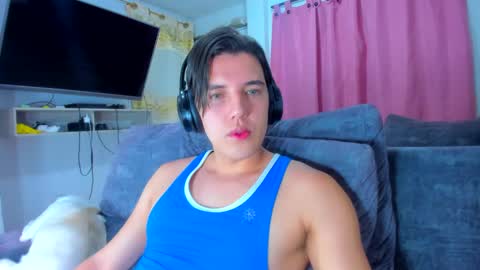 Snapshot of eric_twink18 chatting on January 2025 04:43:01 AM eric_twink18 online show from January 2025 04:43:01 AM