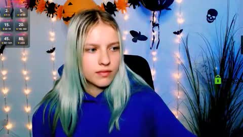 Snapshot of erica_breeze chatting on October 2025 10:01:01 PM your dear Erica online show from October 2025 10:01:01 PM