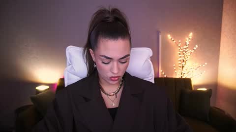 Erica online show from September 2025 07:23:01 AM