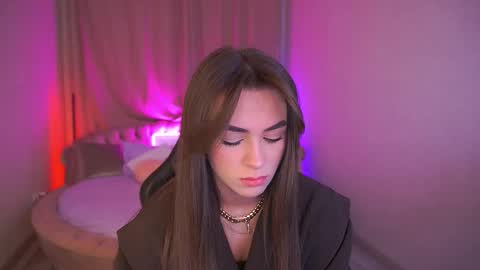 Erica online show from September 2025 06:07:02 AM