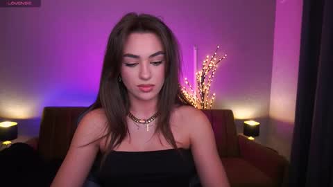 Erica online show from November 2025 02:18:02 PM