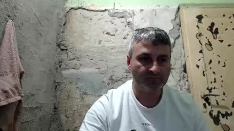 Snapshot of ericboy32 chatting on March 2026 05:44:01 AM eric online show from March 2026 05:44:01 AM