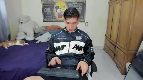 Snapshot of erick_de_rossee chatting on January 2026 08:32:01 PM erick_de_rossee online show from January 2026 08:32:01 PM