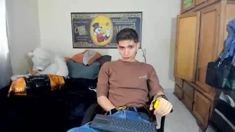 Snapshot of erick_de_rossee chatting on April 2026 06:24:02 PM erick_de_rossee online show from April 2026 06:24:02 PM