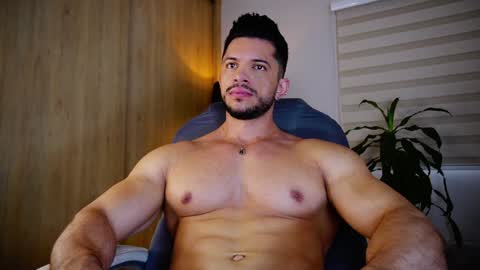 Snapshot of erick_thompson chatting on February 2025 06:33:01 PM Erick Thompson online show from February 2025 06:33:01 PM