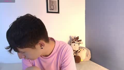 Snapshot of erik_golden_ chatting on August 2026 07:34:02 PM I am Erik online show from August 2026 07:34:02 PM