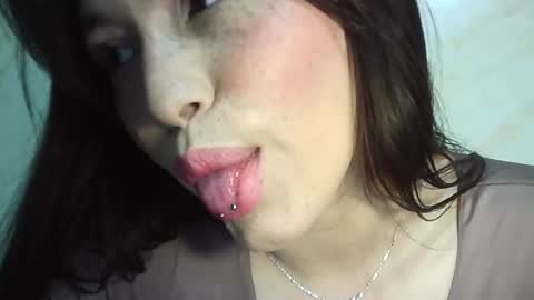 Erika online show from May 2026 02:06:02 AM