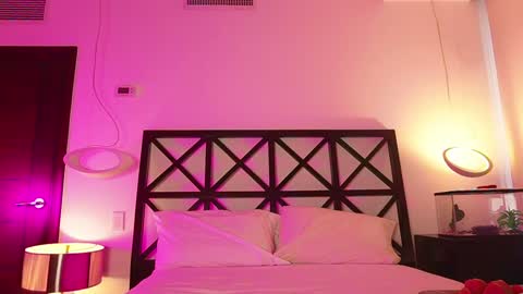 Snapshot of erikabee chatting on October 2025 08:21:02 PM Venus Skye online show from October 2025 08:21:02 PM