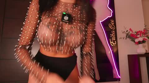 Snapshot of erikabee chatting on October 2025 08:22:02 PM Venus Skye online show from October 2025 08:22:02 PM