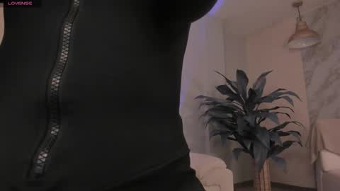 Erika Benz online show from September 2025 12:10:01 PM