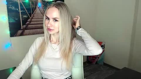 Snapshot of erikagavin chatting on September 2025 11:47:02 AM Erika online show from September 2025 11:47:02 AM