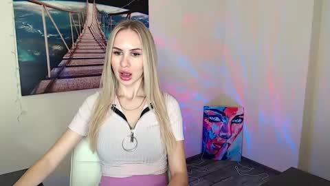 Snapshot of erikagavin chatting on October 2025 11:43:01 AM Erika online show from October 2025 11:43:01 AM