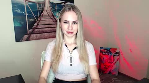 Snapshot of erikagavin chatting on November 2025 12:59:02 PM Erika online show from November 2025 12:59:02 PM