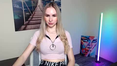 Erika online show from November 2025 01:14:02 PM