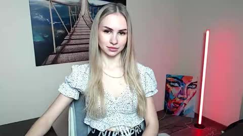 Erika online show from December 2025 01:09:02 PM