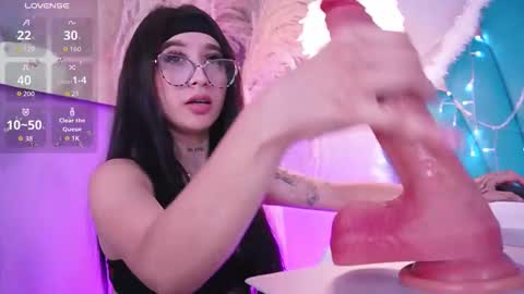 Snapshot of eriklein chatting on December 2025 09:23:02 PM Eri online show from December 2025 09:23:02 PM