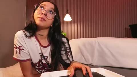 Eri  online show from March 2026 08:37:01 PM