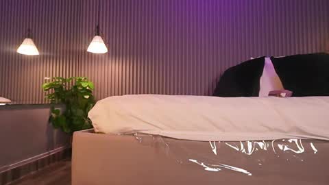 Snapshot of eriklein chatting on April 2026 07:33:01 PM Eri online show from April 2026 07:33:01 PM