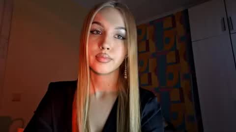 Snapshot of erinnnaji chatting on June 2026 04:31:02 PM Katrin online show from June 2026 04:31:02 PM