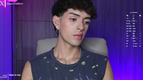 Snapshot of erisleon chatting on April 2026 10:35:02 AM online show from April 2026 10:35:02 AM