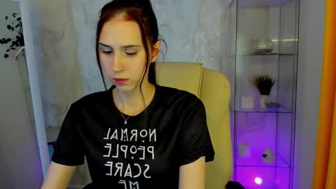 EriSun online show from November 2025 06:39:01 PM