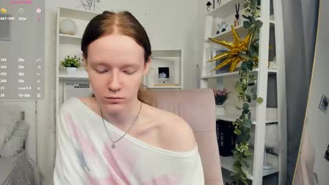 Snapshot of erline_may chatting on June 2026 08:39:02 AM Sofia online show from June 2026 08:39:02 AM