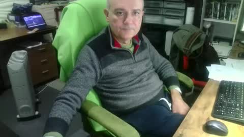 ernello online show from October 2025 04:13:01 AM