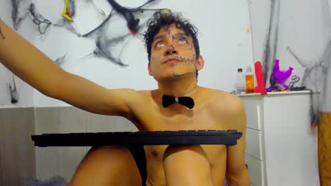 eros_fang online show from October 2025 01:51:01 PM