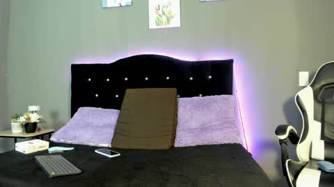 Snapshot of eros_lux1 chatting on April 2026 01:09:02 PM Eros Lux1 online show from April 2026 01:09:02 PM