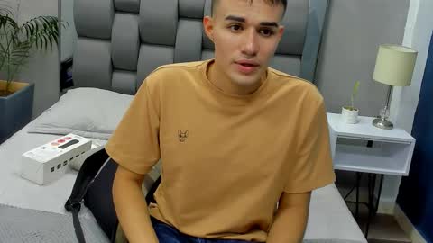 Snapshot of eros_mancini chatting on November 2025 03:28:01 AM Eros Mancini online show from November 2025 03:28:01 AM