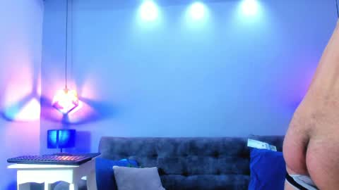 Eross online show from April 2026 09:41:02 PM