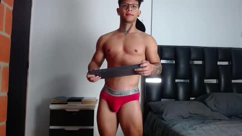 Eros online show from December 2025 11:00:02 PM