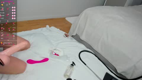 Snapshot of erotic__blondie chatting on January 2025 12:00:01 PM 3 PVT open online show from January 2025 12:00:01 PM