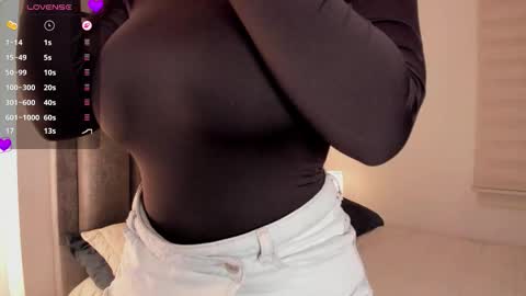 Snapshot of erotic_boobs chatting on October 2025 01:46:01 AM Karen online show from October 2025 01:46:01 AM