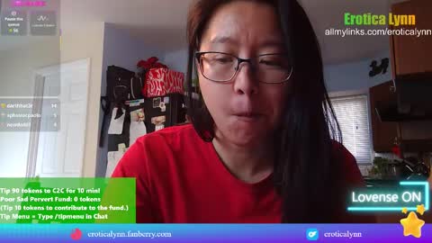 Snapshot of eroticalynn chatting on March 2025 08:05:02 PM Lynn online show from March 2025 08:05:02 PM