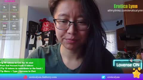 Snapshot of eroticalynn chatting on March 2025 08:11:02 PM Lynn online show from March 2025 08:11:02 PM