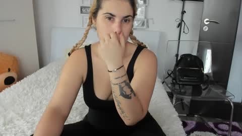 Snapshot of eroticsensualkitty4u chatting on December 2024 08:11:01 AM eroticsensualkitty4u online show from December 2024 08:11:01 AM