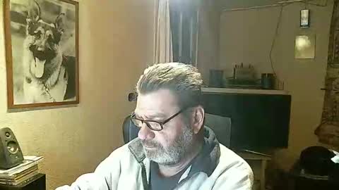 Erwins room welcome sound on online show from January 2025 12:57:02 AM