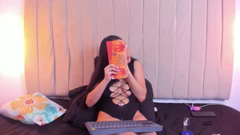 Snapshot of escar_let chatting on March 2026 06:42:01 AM Scarlett online show from March 2026 06:42:01 AM