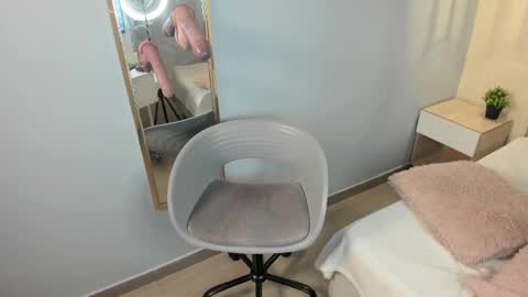 Snapshot of escarleth__ chatting on February 2025 03:30:01 PM Escarlet online show from February 2025 03:30:01 PM