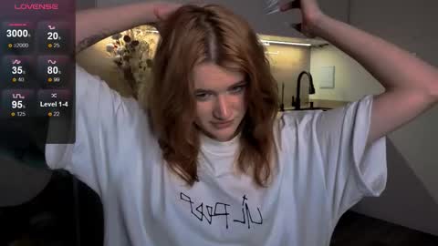 Snapshot of eshleeeygreen chatting on March 2026 10:35:02 PM EshleGreen online show from March 2026 10:35:02 PM