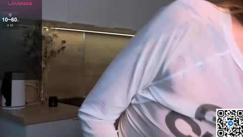 Snapshot of eshleeeygreen chatting on March 2026 03:06:01 PM EshleGreen online show from March 2026 03:06:01 PM