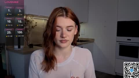 Snapshot of eshleeeygreen chatting on March 2026 06:17:01 AM EshleGreen online show from March 2026 06:17:01 AM