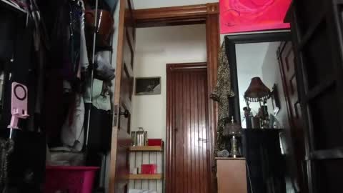 esimaralda online show from May 2026 01:39:01 PM